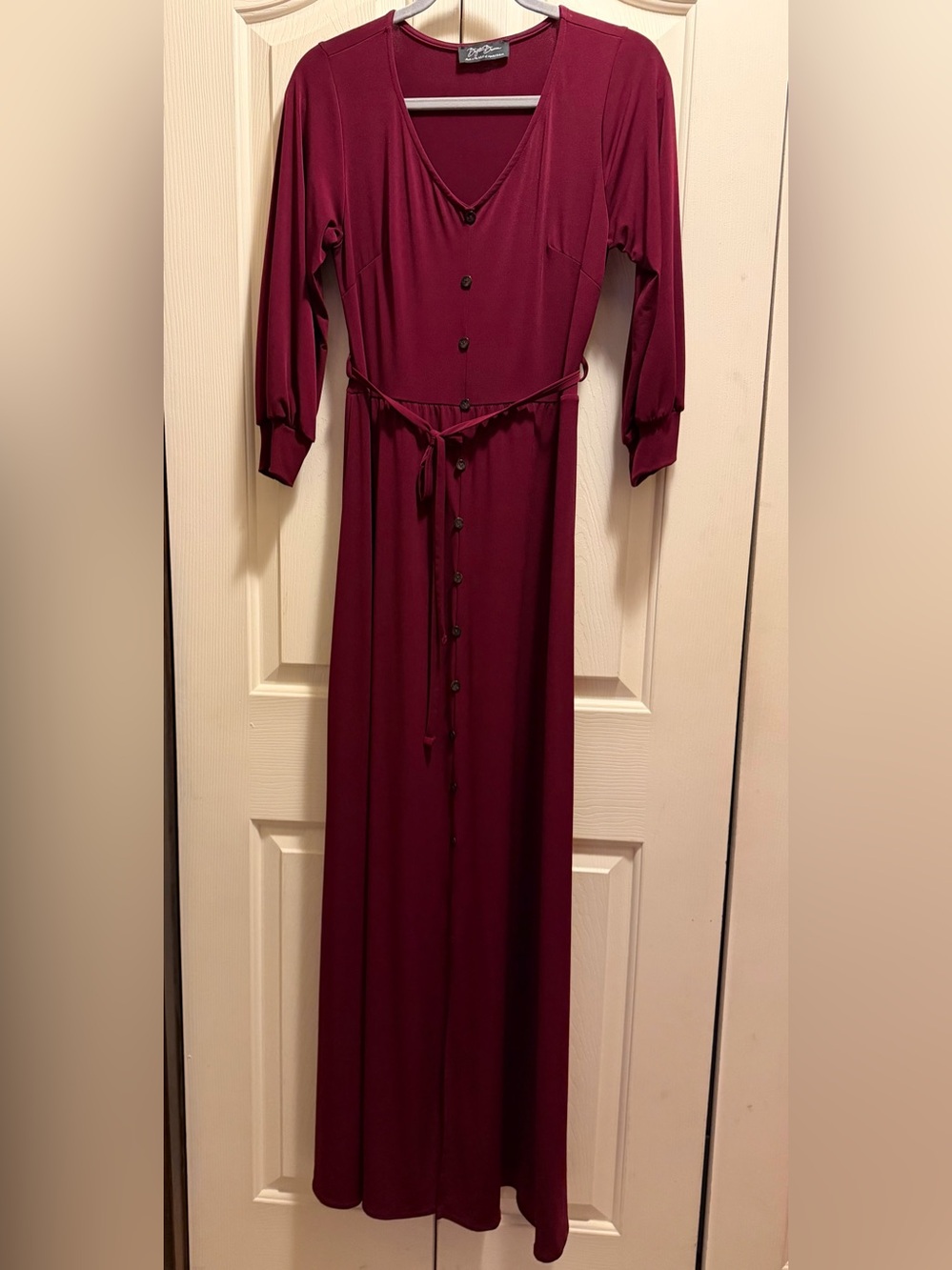 Brigitte Brianna V-neck Maxi in burgundy